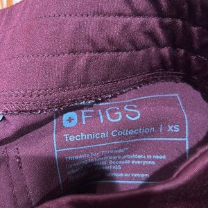 Figs women’s xs maroon joggers